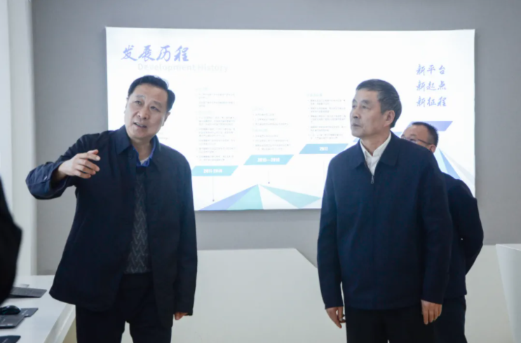湖南省政协党组副书记、副主席戴道晋一行莅临1xBET信安调研指导