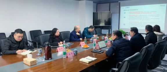 高新区管委会郭力夫主任一行莅临1xBET信安调研“硬核科技”