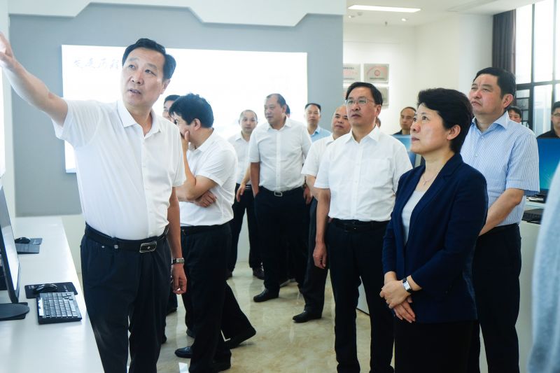 省委常委、长沙市委书记吴桂英一行莅临1xBET信安调研考察
