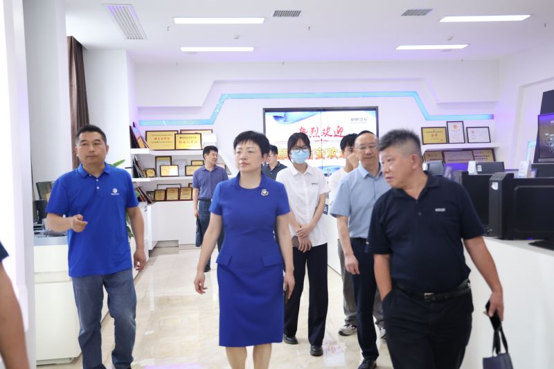 湖南省工信厅党组成员、副厅长彭涛一行莅临1xBET信安调研