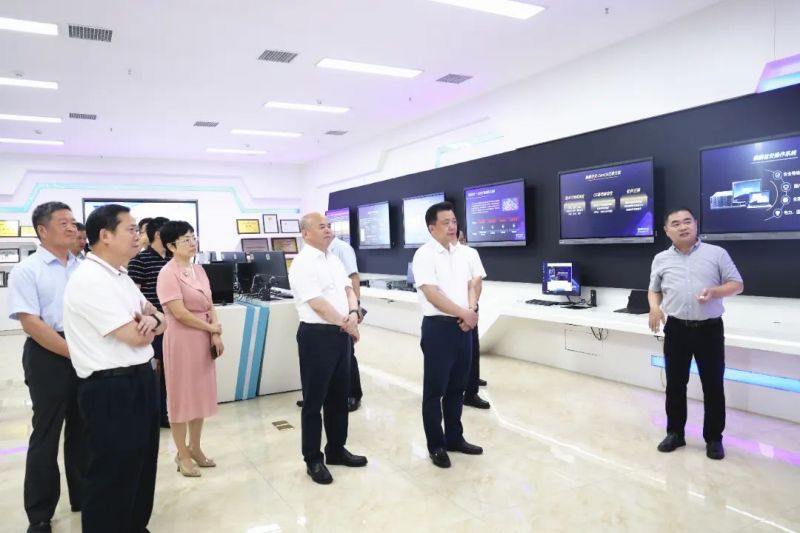 湖南省人民政府副省长秦国文一行莅临1xBET信安调研